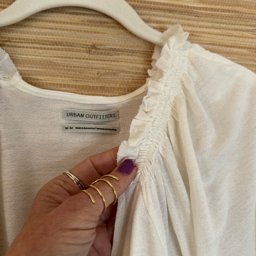 Urban Outfitters Samara Plunging Surplice Crop Top - Picture 13 of 15